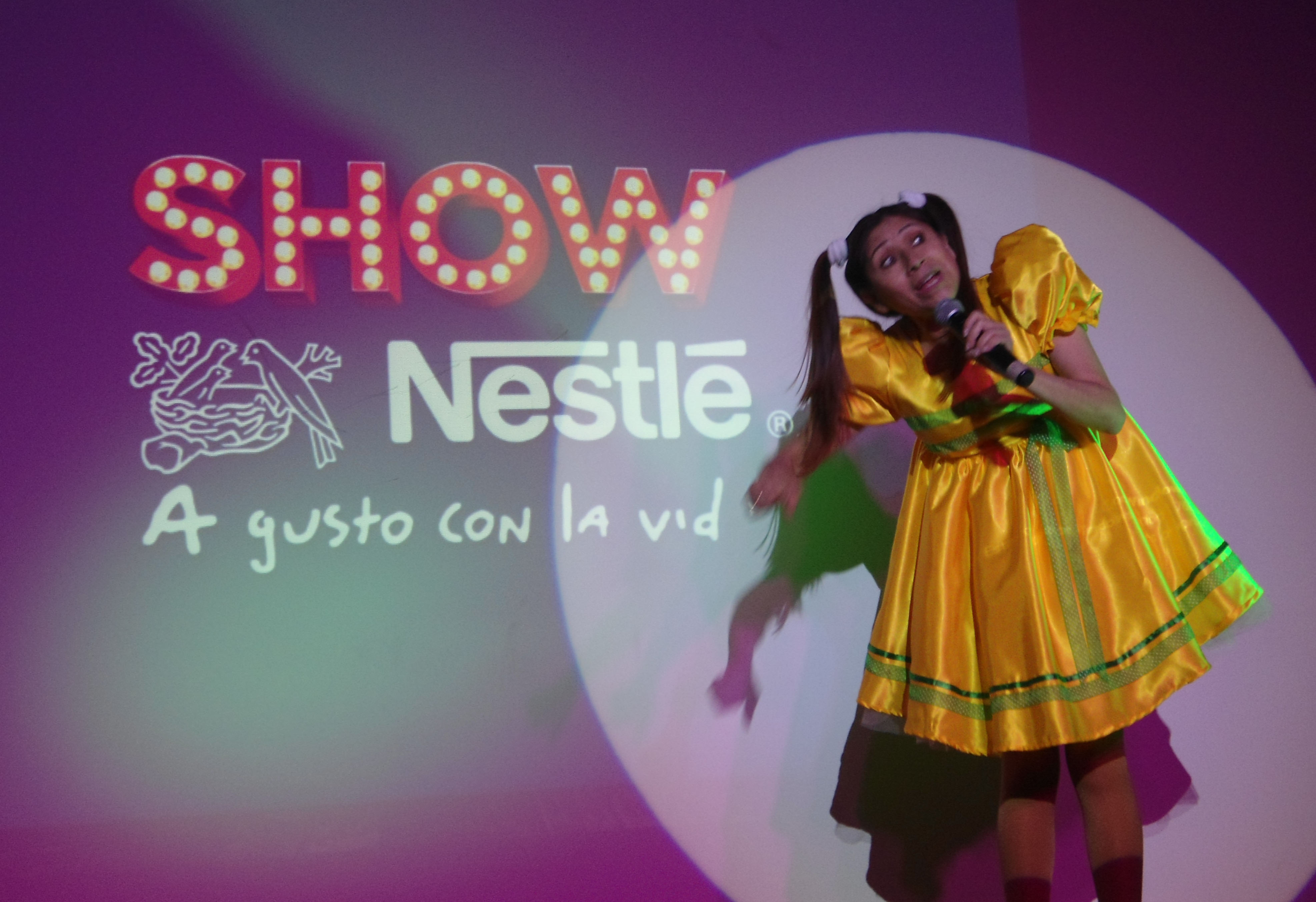 la%20afamada%20comediante%20jenny%20serrano%20en%20el%20show%20'a%20gusto%20con%20la%20vida'%20de%20nestl%C3%A9%20en%20expocruz%202013.jpg